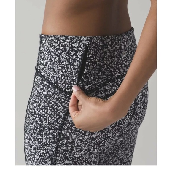 Lululemon Athletica cropped daisy dust leggings - Picture 3 of 12